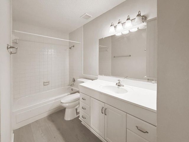 2816 S Bartell Drive 34, Houston, TX 77054