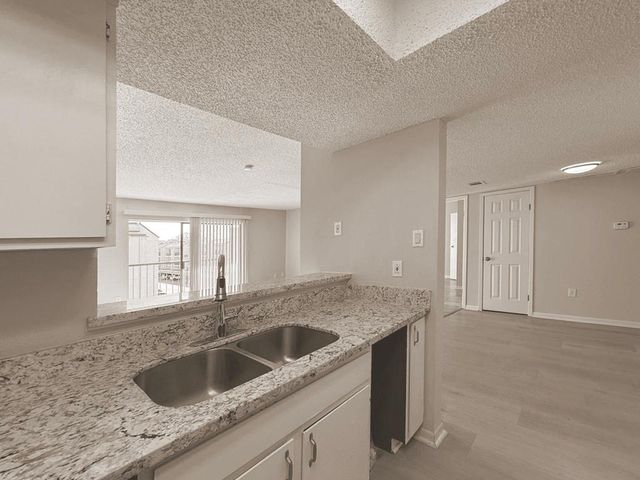 2816 S Bartell Drive 34, Houston, TX 77054