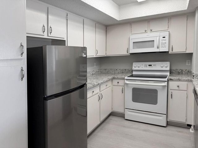 2816 S Bartell Drive 34, Houston, TX 77054