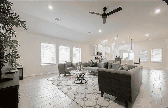 510 Zeus Mountains Drive, Crosby, TX 77532