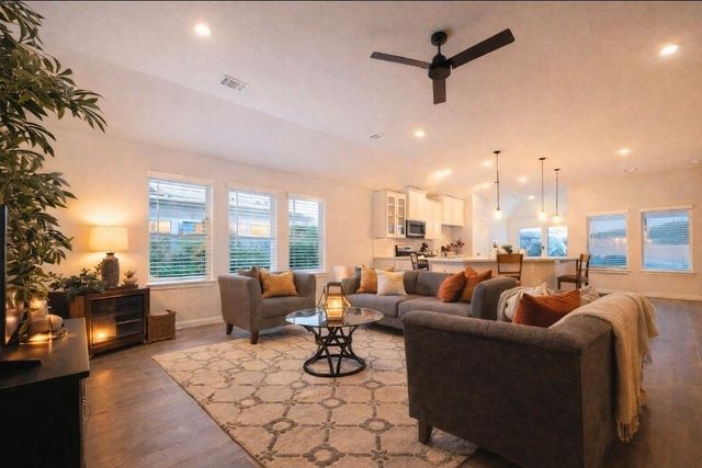 510 Zeus Mountains Drive, Crosby, TX 77532