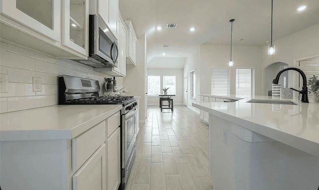 510 Zeus Mountains Drive, Crosby, TX 77532