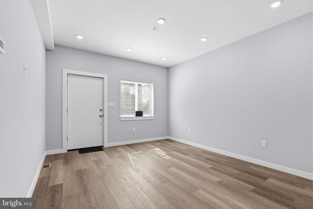 2002 N CLEVELAND ST, Philadelphia, PA 19121