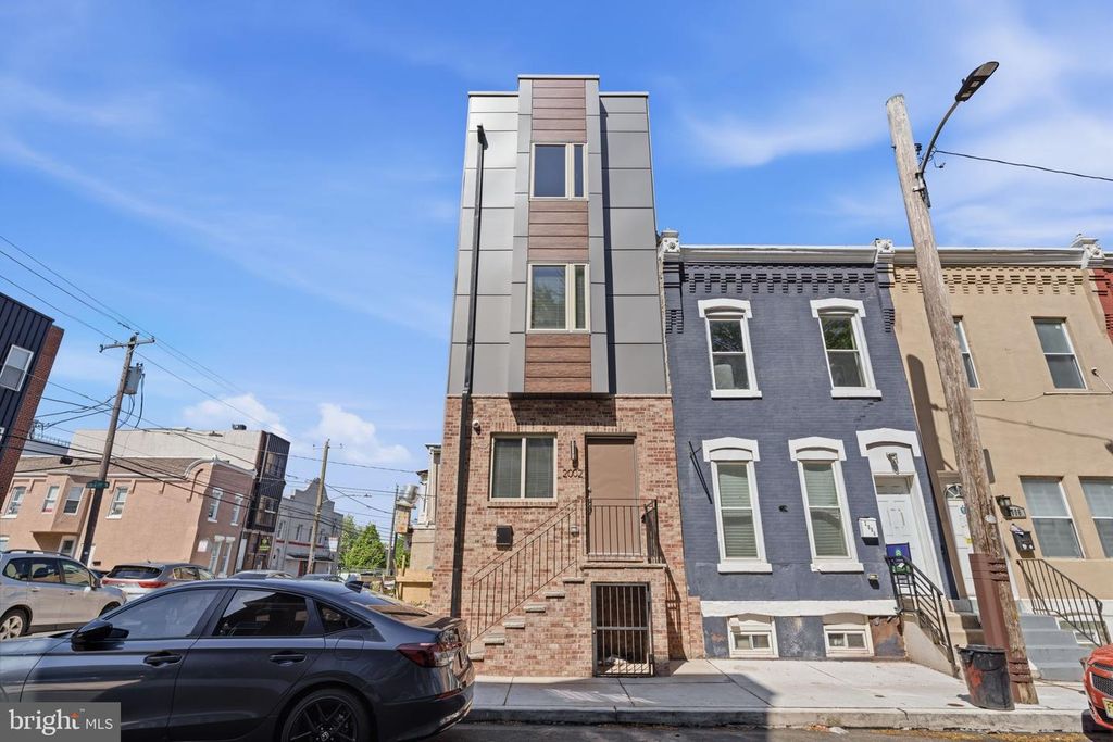 2002 N CLEVELAND ST, Philadelphia, PA 19121