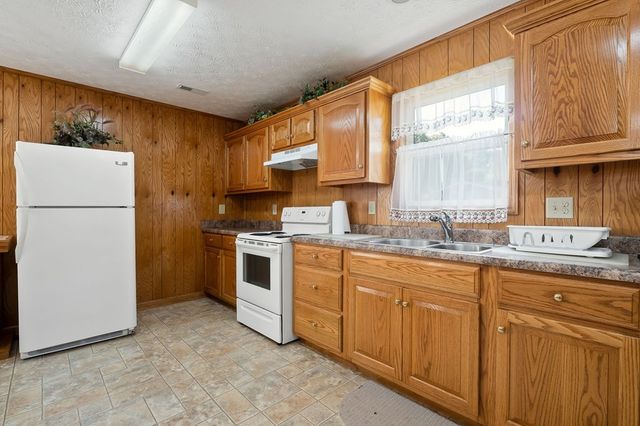 150 Tabernacle Rd, Smithville, TN 37166