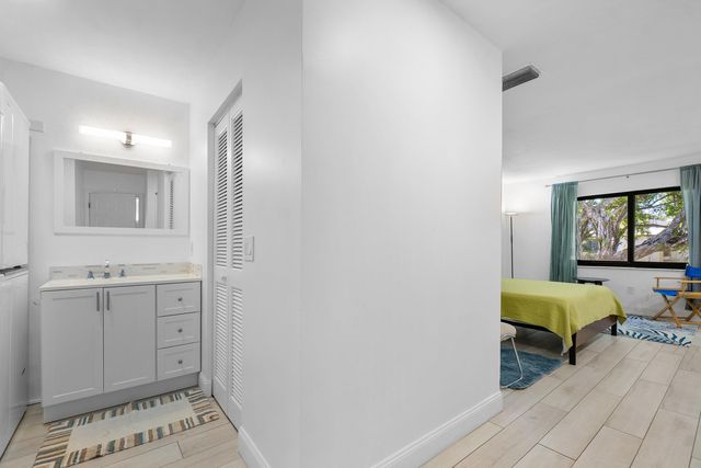 8436 CYPRESS Lane 7H, Boca Raton, FL 33433