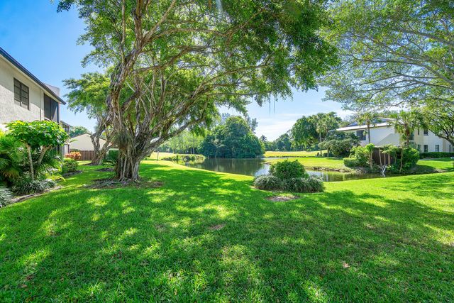 8436 CYPRESS Lane 7H, Boca Raton, FL 33433