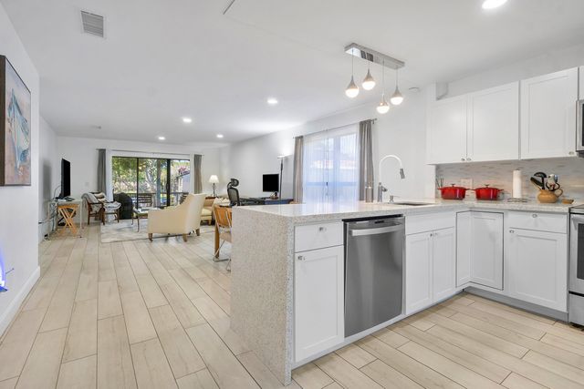 8436 CYPRESS Lane 7H, Boca Raton, FL 33433