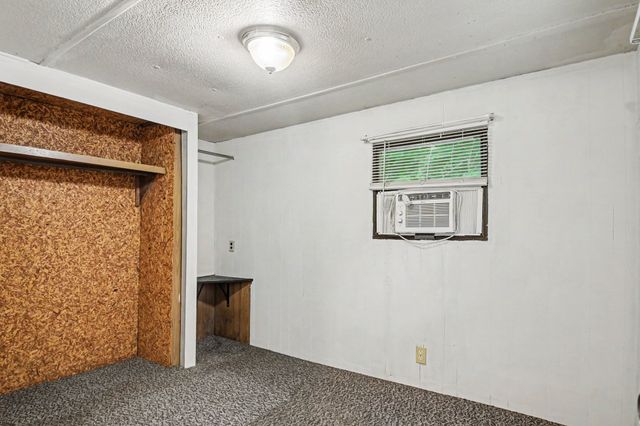 216 Brookhollow Dr, Ashland City, TN 37015