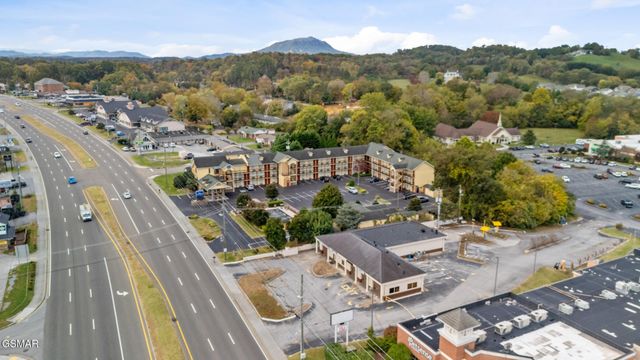1 Chilhowee Drive, Sevierville, TN 37862