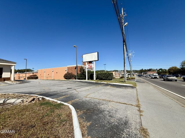 1 Chilhowee Drive, Sevierville, TN 37862