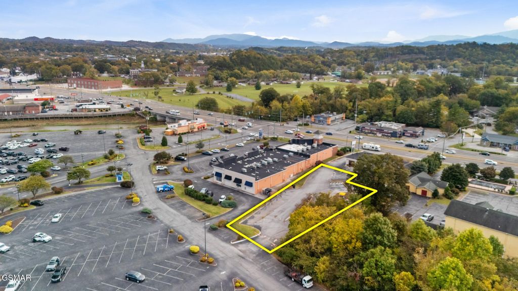 1 Chilhowee Drive, Sevierville, TN 37862