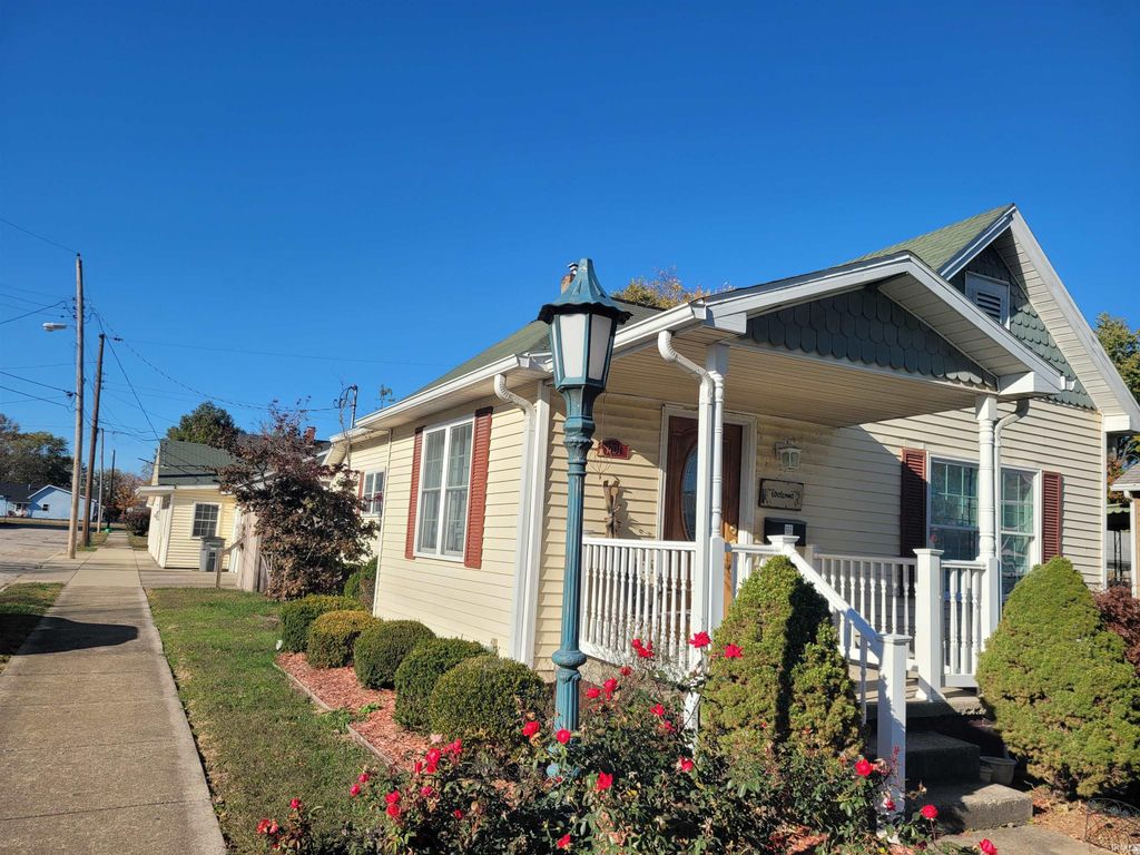 1704 Indiana Avenue, Vincennes, IN 47591