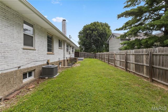 504 Wren Avenue, Manchester, MO 63021