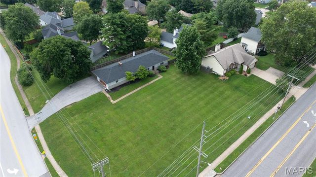 504 Wren Avenue, Manchester, MO 63021