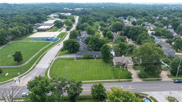 504 Wren Avenue, Manchester, MO 63021
