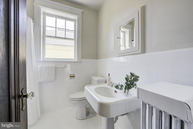 5533 33RD ST NW, Washington, DC 20015