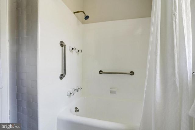 5533 33RD ST NW, Washington, DC 20015