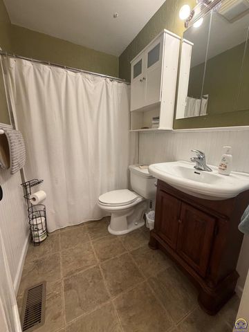 1244 NE Wabash AVE, Topeka, KS 66616