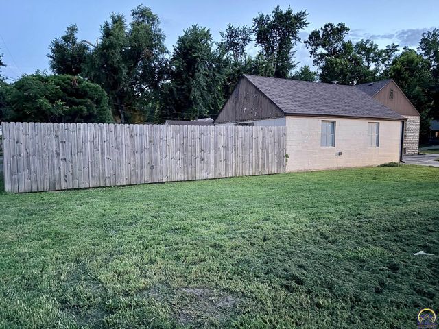 1244 NE Wabash AVE, Topeka, KS 66616