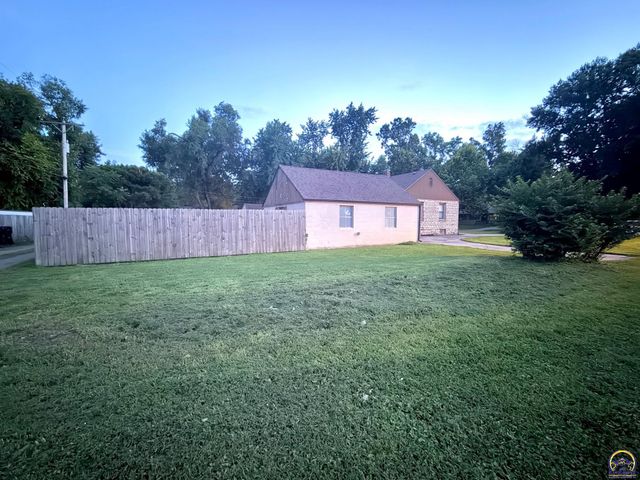 1244 NE Wabash AVE, Topeka, KS 66616