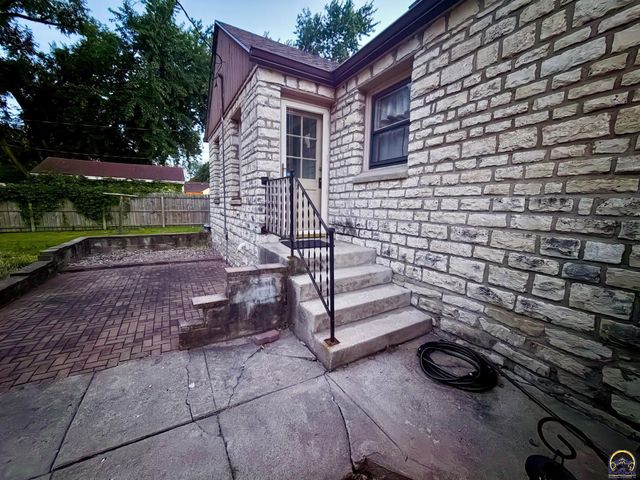 1244 NE Wabash AVE, Topeka, KS 66616