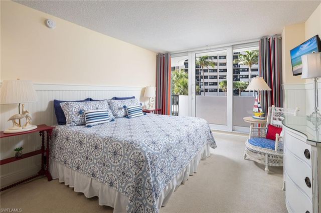 4005 Gulf Shore BLVD N 100, Naples, FL 34103