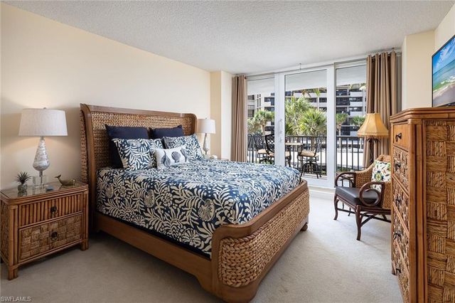 4005 Gulf Shore BLVD N 100, Naples, FL 34103