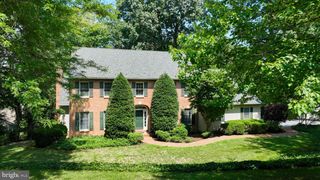 1 WARREN CIR, Lititz, PA 17543