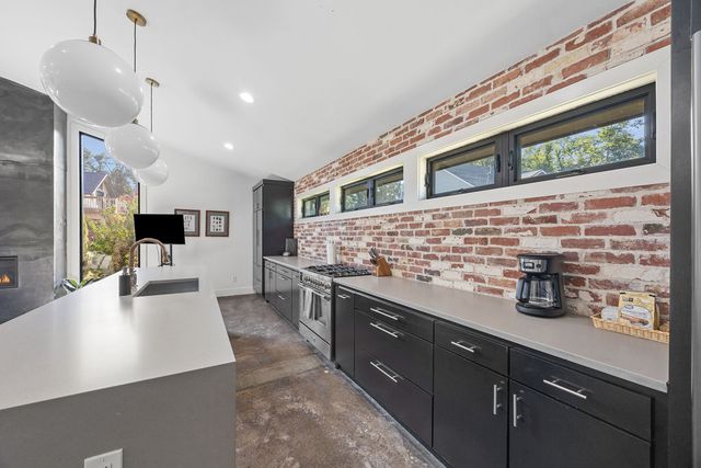 1517 Bella Vista Road, Bentonville, AR 72712