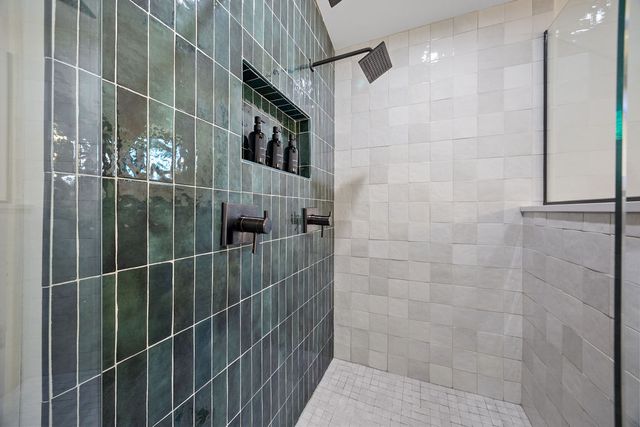 1517 Bella Vista Road, Bentonville, AR 72712