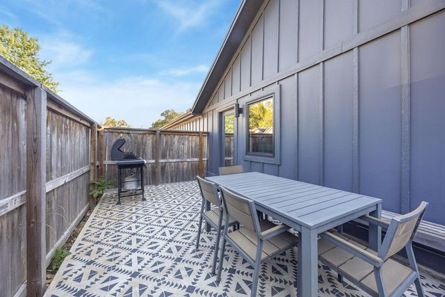 1517 Bella Vista Road, Bentonville, AR 72712