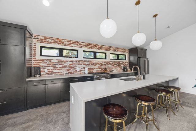 1517 Bella Vista Road, Bentonville, AR 72712