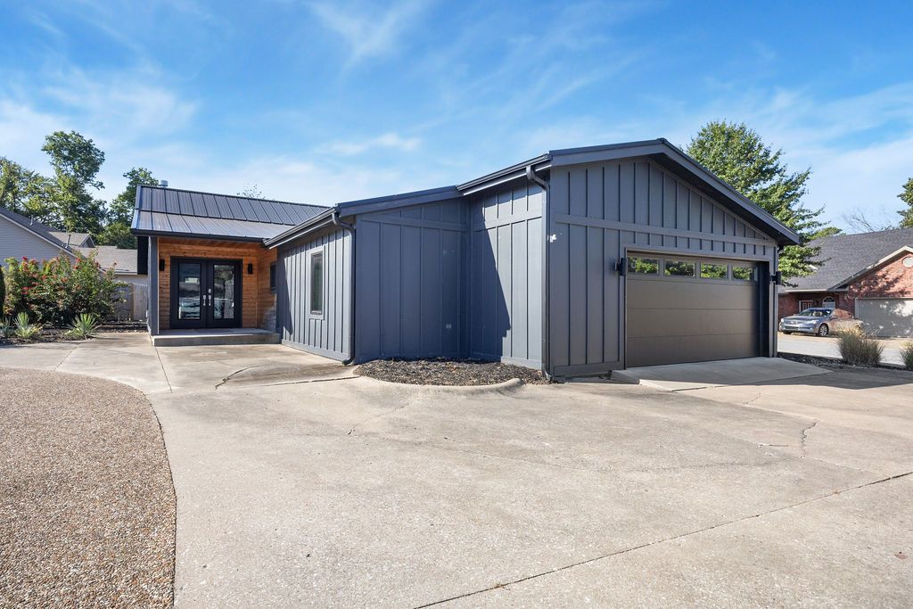 1517 Bella Vista Road, Bentonville, AR 72712