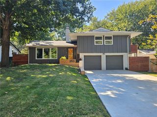 5925 W 78th Street, Prairie Village, KS 66208