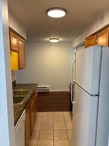 1900 W Knightsbridge Drive 2A, Mount Prospect, IL 60056