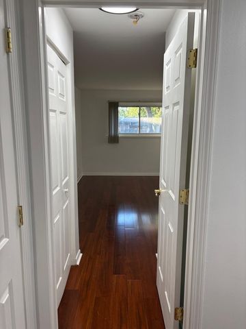 1900 W Knightsbridge Drive 2A, Mount Prospect, IL 60056