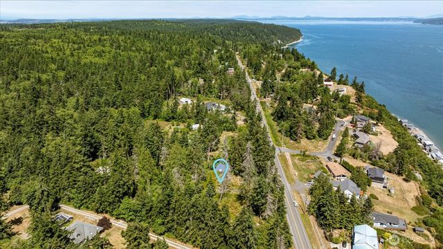 2458 North Bluff Rd, Greenbank, WA 98253