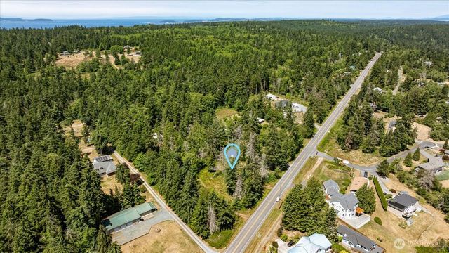 2458 North Bluff Rd, Greenbank, WA 98253