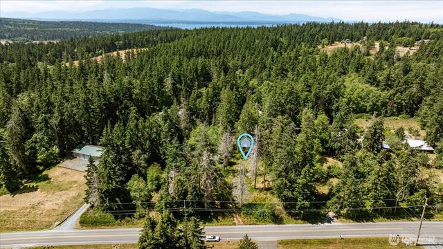 2458 North Bluff Rd, Greenbank, WA 98253