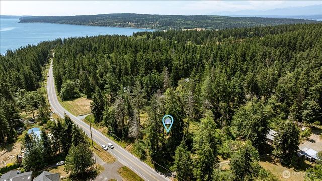 2458 North Bluff Rd, Greenbank, WA 98253