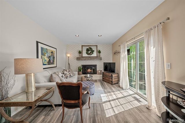 31018 Pickwick Lane, Beverly Hills, MI 48025