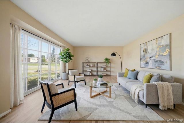 31018 Pickwick Lane, Beverly Hills, MI 48025