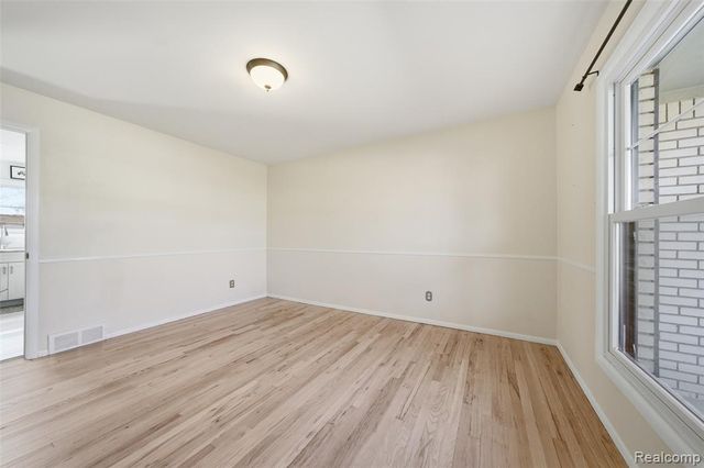 31018 Pickwick Lane, Beverly Hills, MI 48025