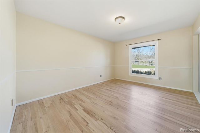 31018 Pickwick Lane, Beverly Hills, MI 48025