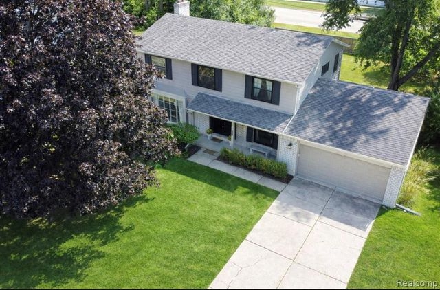 31018 Pickwick Lane, Beverly Hills, MI 48025