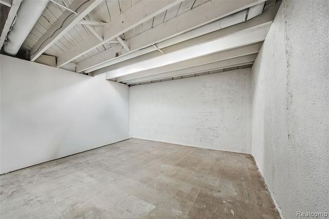 31018 Pickwick Lane, Beverly Hills, MI 48025