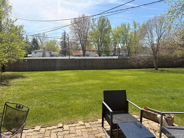 31018 Pickwick Lane, Beverly Hills, MI 48025