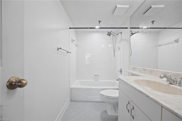 7501 River Rd Apt 14C, Newport News, VA 23607