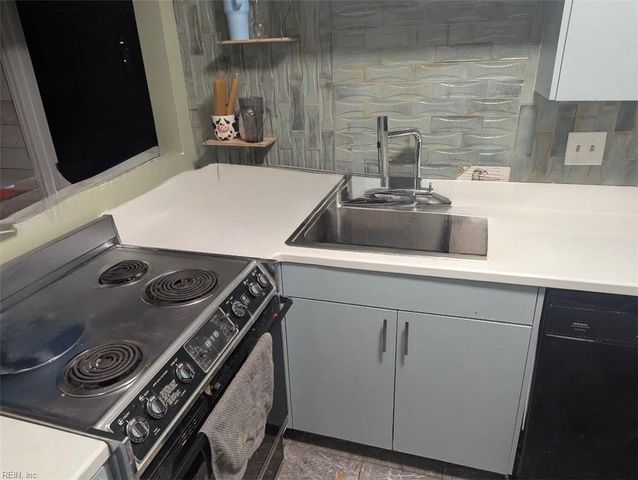 7501 River Rd Apt 14C, Newport News, VA 23607